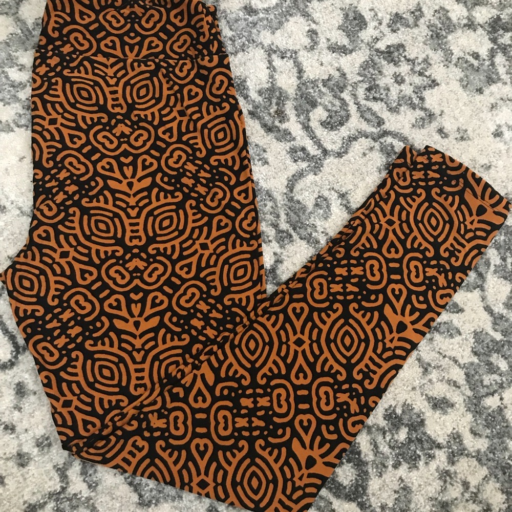 NWOT Lularoe tc leggings- mustard/ black